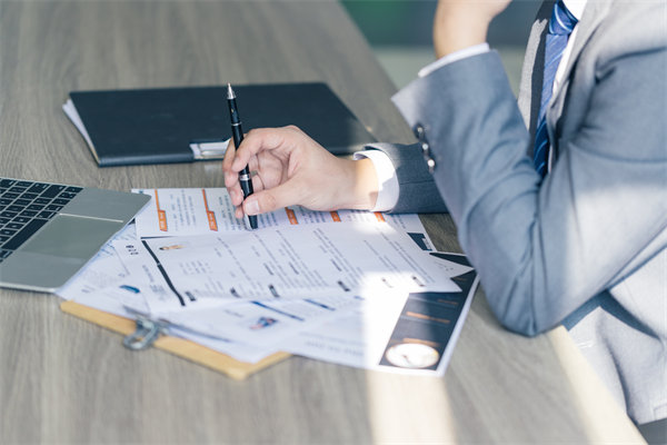 企業(yè)在招聘過(guò)程中，如何確保公平性與多樣性并存？