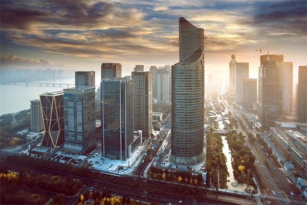 市場突變計劃失效，年度計劃如何靈活應(yīng)對突發(fā)情況？