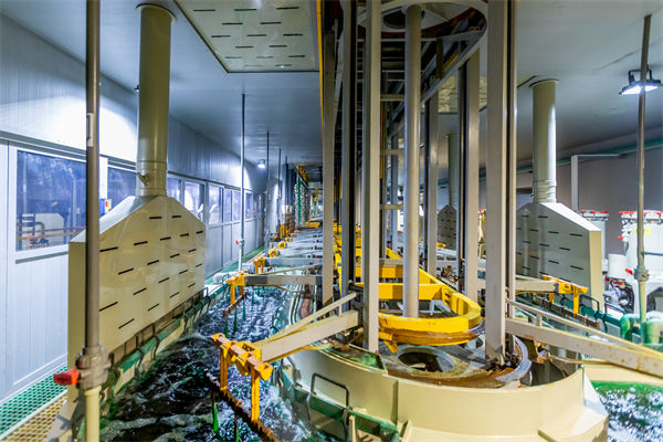 精益管理在提升產(chǎn)品質(zhì)量方面有哪些具體策略和方法？