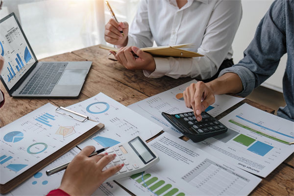 績(jī)效考評(píng)淪為形式主義，員工敷衍應(yīng)付企業(yè)怎么破？