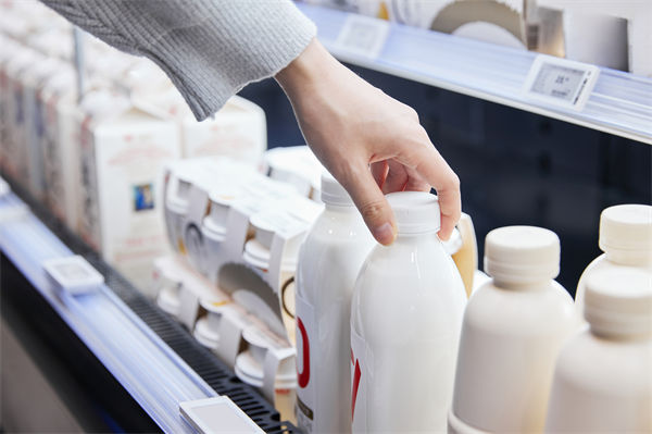 常溫純牛奶中禁止添加復原乳，集成供應鏈怎么看？