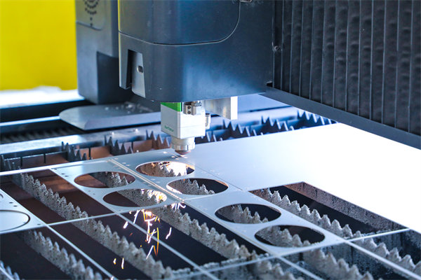 制造業(yè)管理咨詢公司，如何幫助企業(yè)應對市場波動？